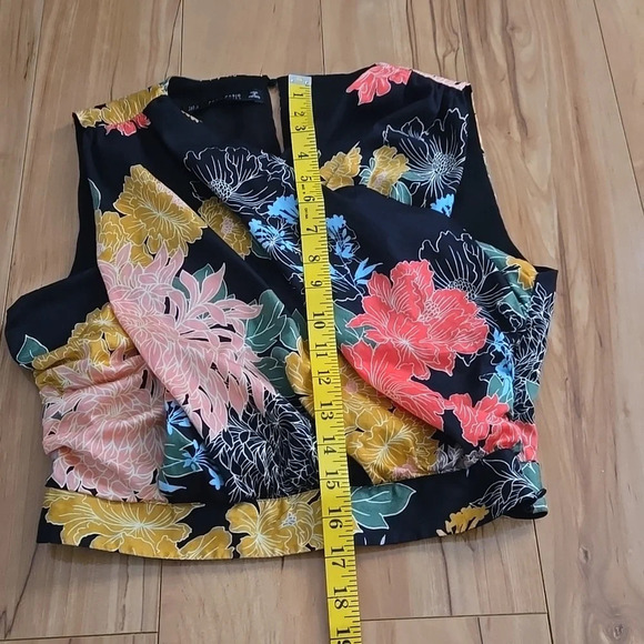 Zara Floral Print Bloomster Top size Medium - Picture 11 of 11